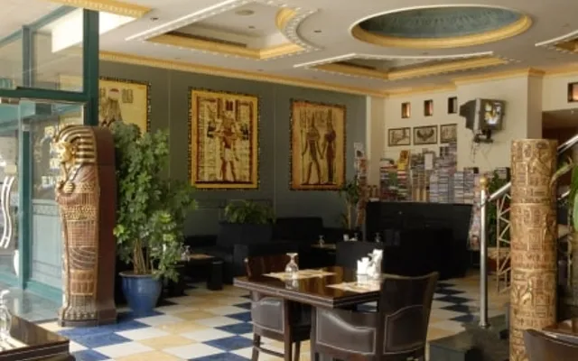 Nefertiti Restaurant & Cafe