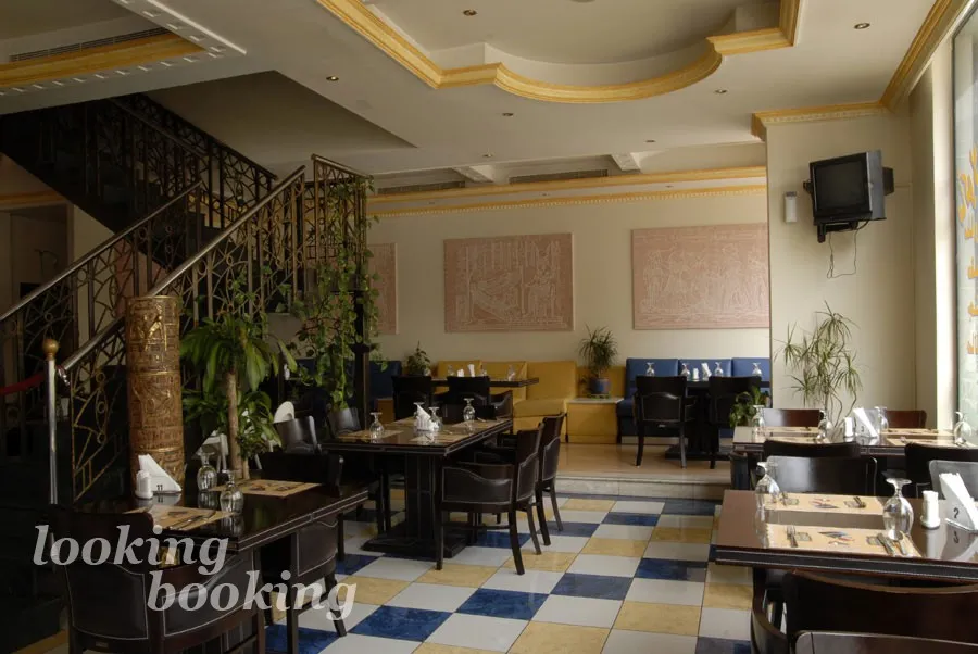 Nefertiti Restaurant & Cafe