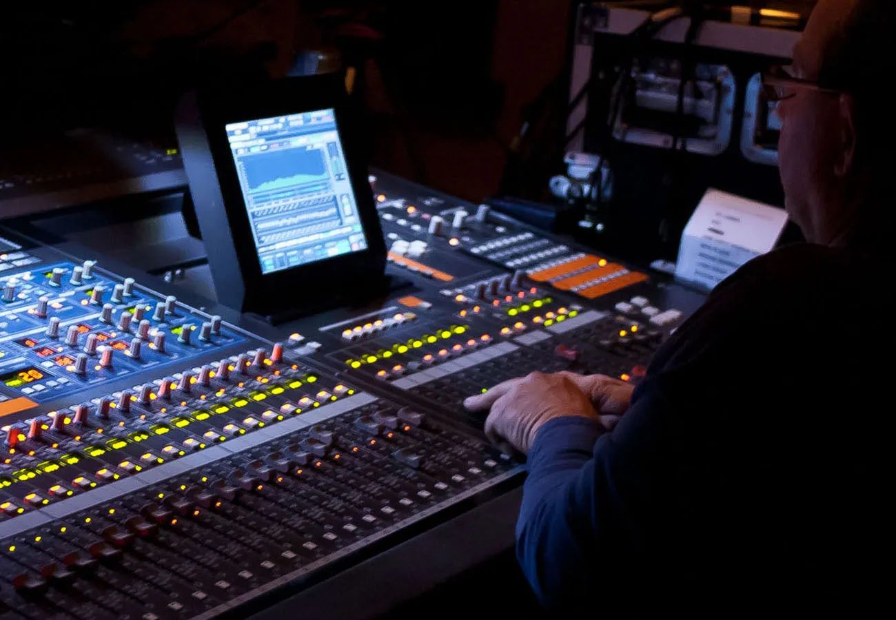 Cell7 Audio Video Equipments