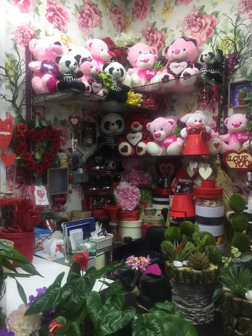 Dora Silver Gifts & Flowers