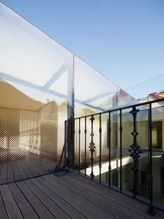 Full House International Trading 